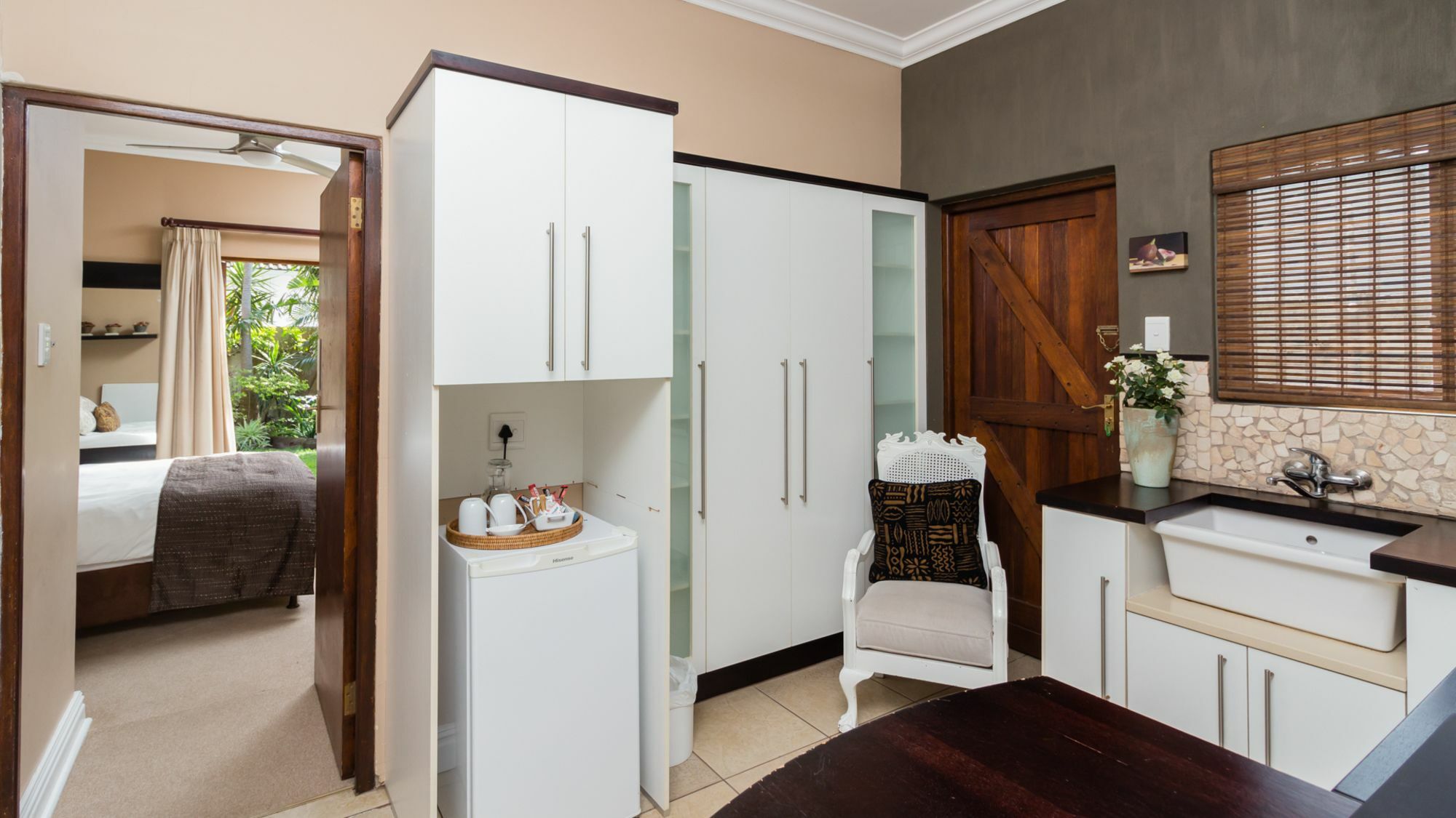 Manor 38 Hotel Порт Елизабет Екстериор снимка