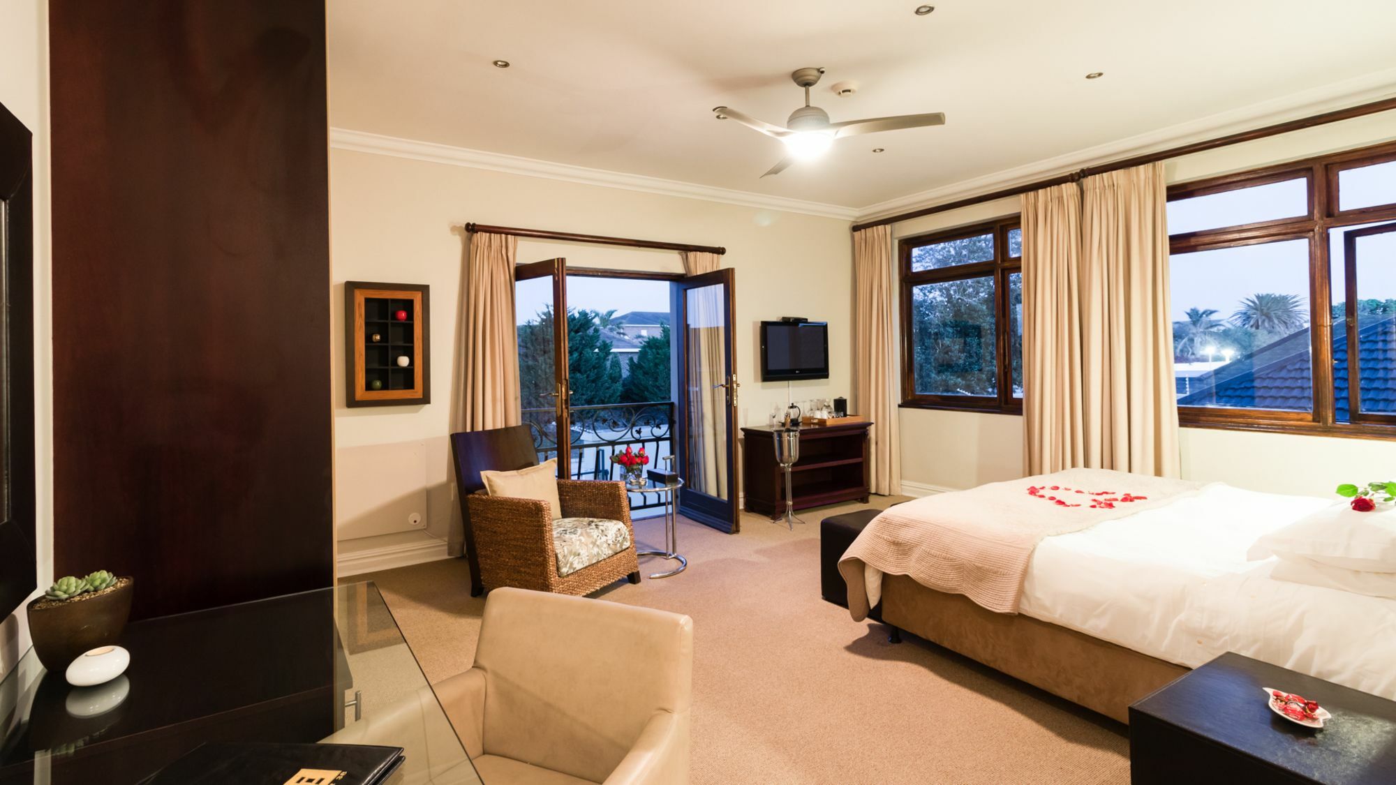 Manor 38 Hotel Порт Елизабет Екстериор снимка